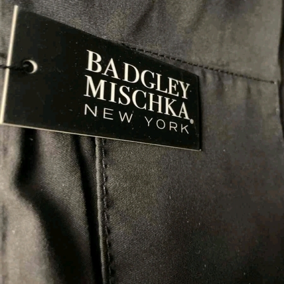 New! Tags! BADgLEY MISHKA Black and Gold WOVEN Women's Tote Bag - Picture 4 of 12